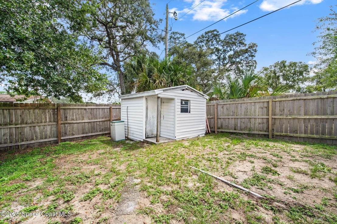 Photo of 1425 Crest Drive