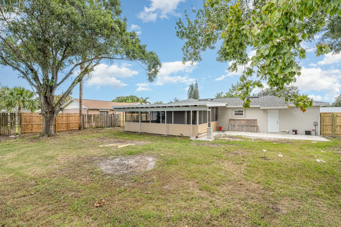 Photo of 2896 Lancaster Road