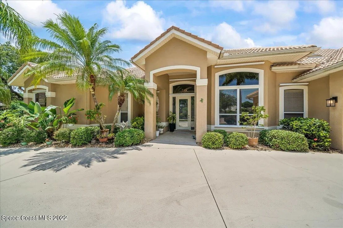 Photo of 302 Sandhurst Drive