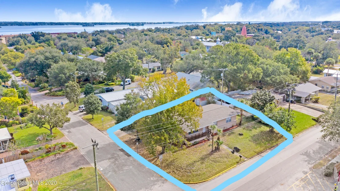 Photo of 1012 Seminole Drive