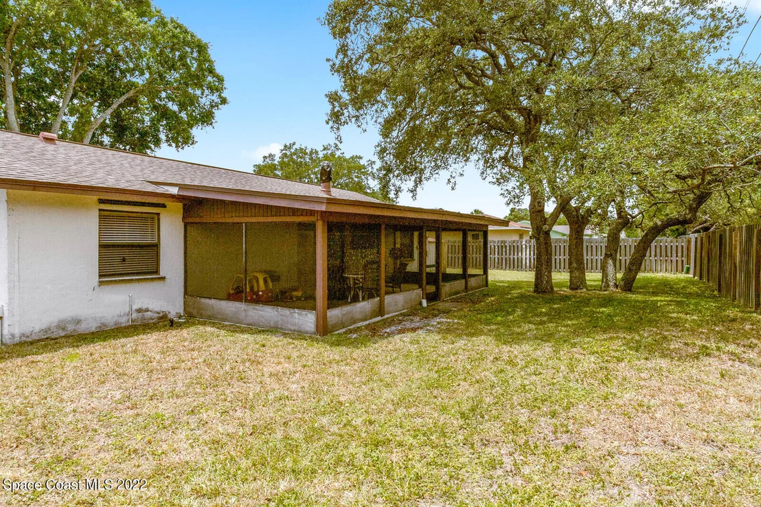 Photo of 1878 Ontario Circle N