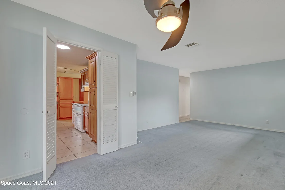 Photo of 652 Augusta Circle NE