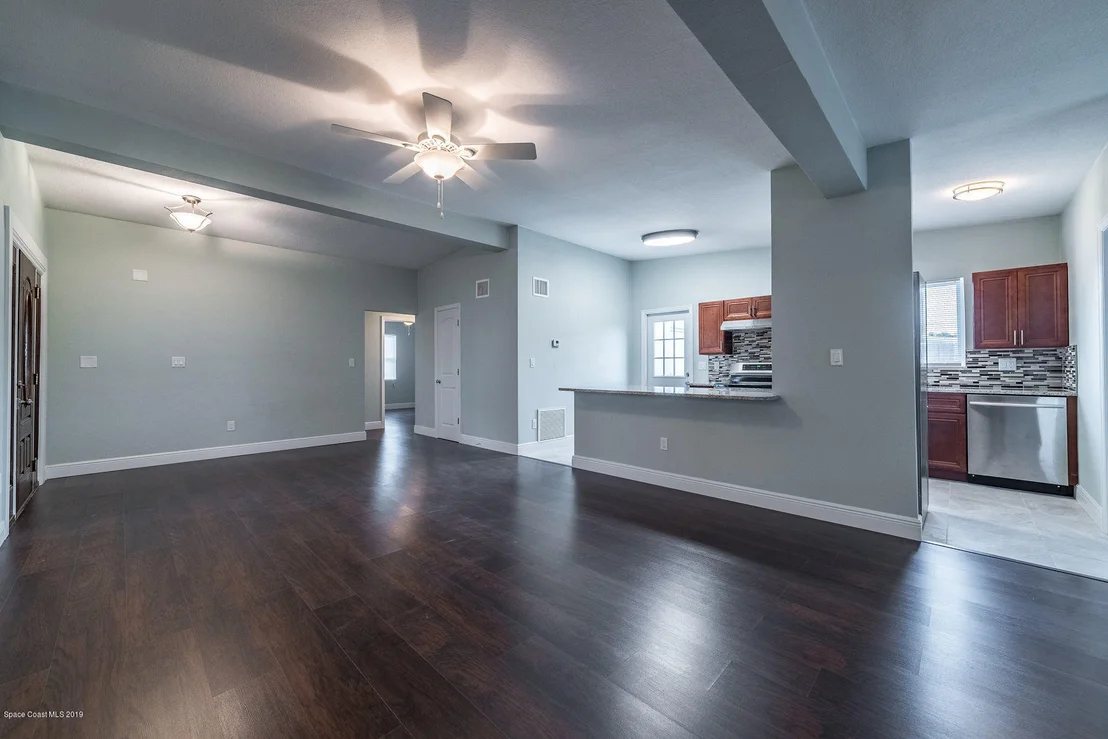 Photo of 954 Bianca Drive NE