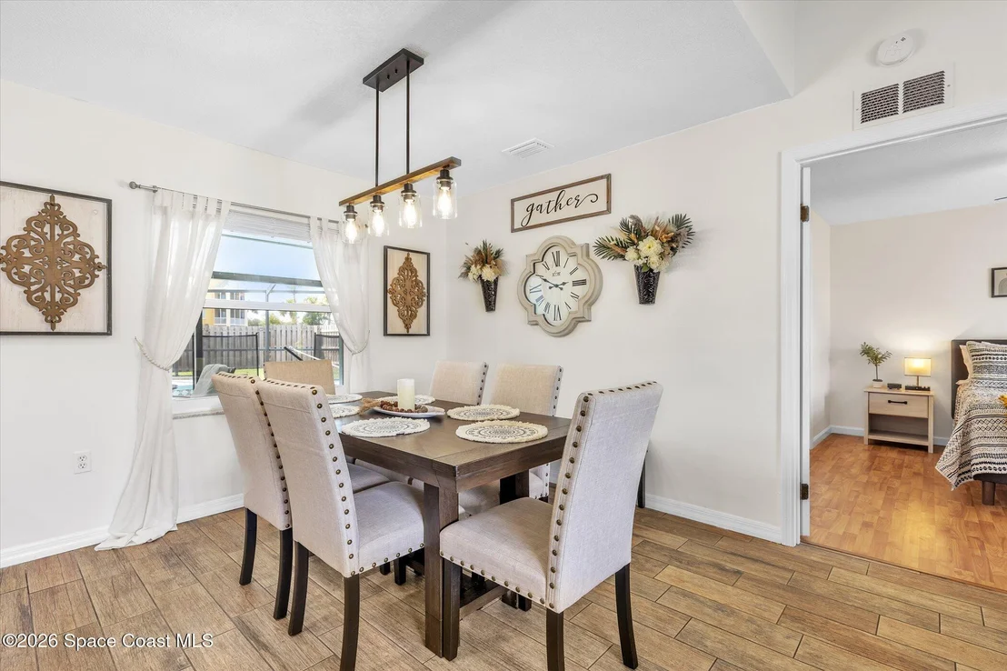 Photo of 233 Cinnamon Lake Circle