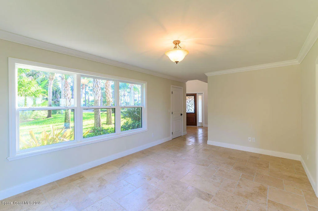 Photo of 3300 N Riverside Drive N