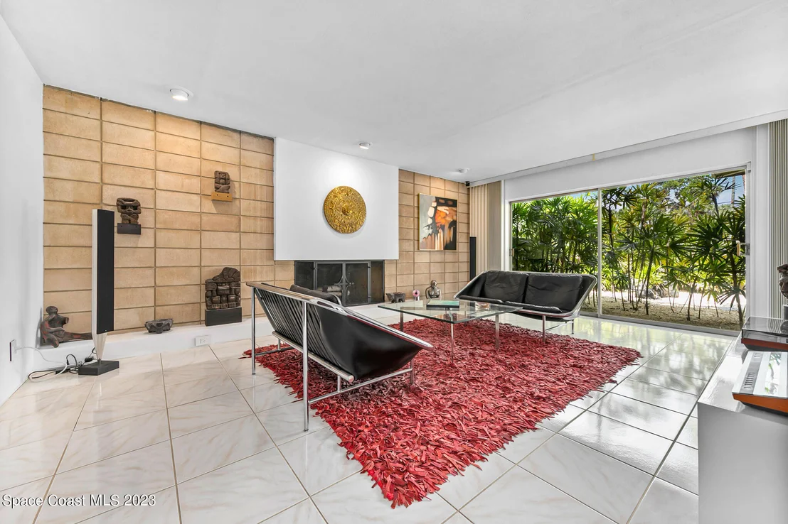 Photo of 598 Seabreeze Drive