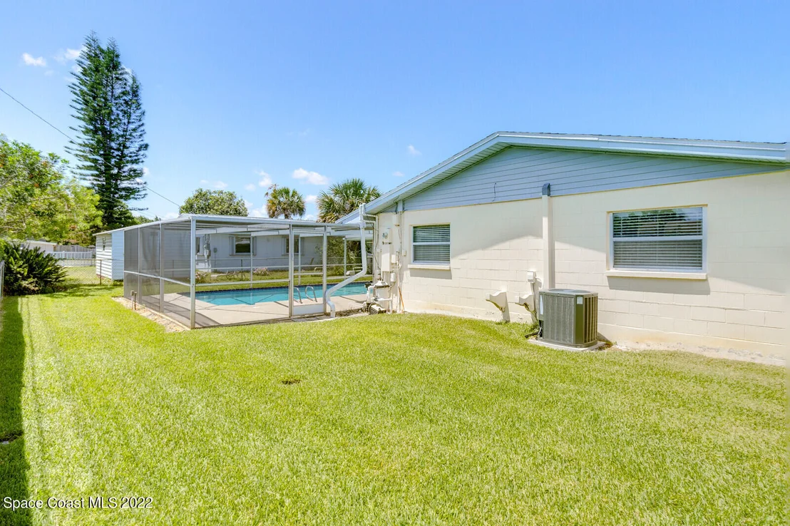 Photo of 2205 Lakeview Drive