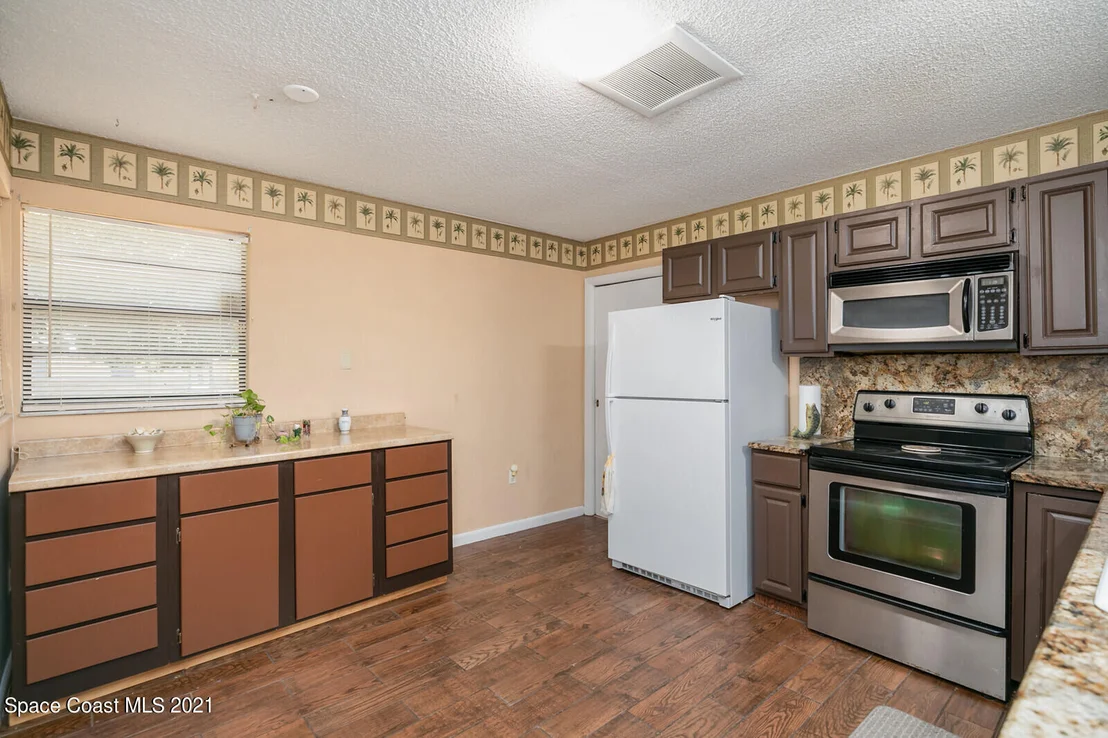Photo of 2824 School Drive NE