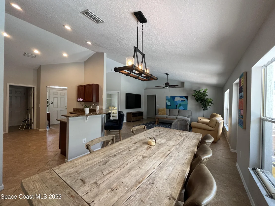 Photo of 997 Gulfstream Avenue