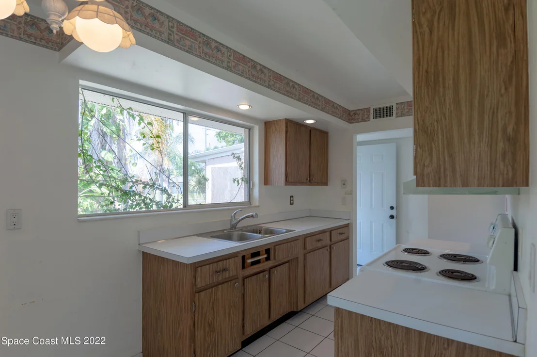 Photo of 722 Bianca Drive NE