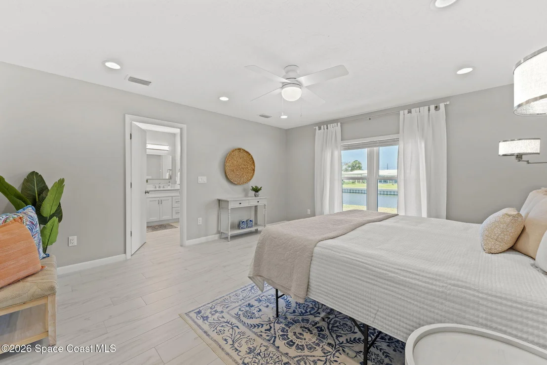 Photo of 465 Cardinal Drive