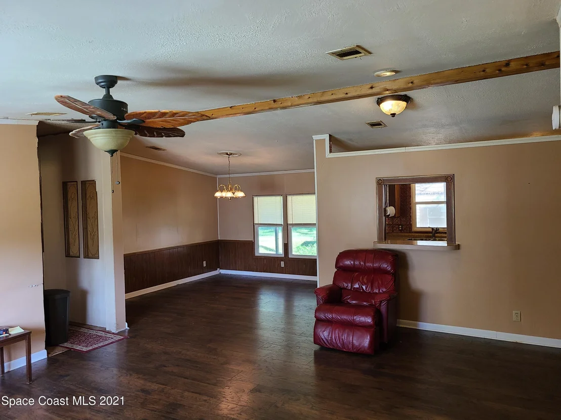 Photo of 17643 Evans Trail