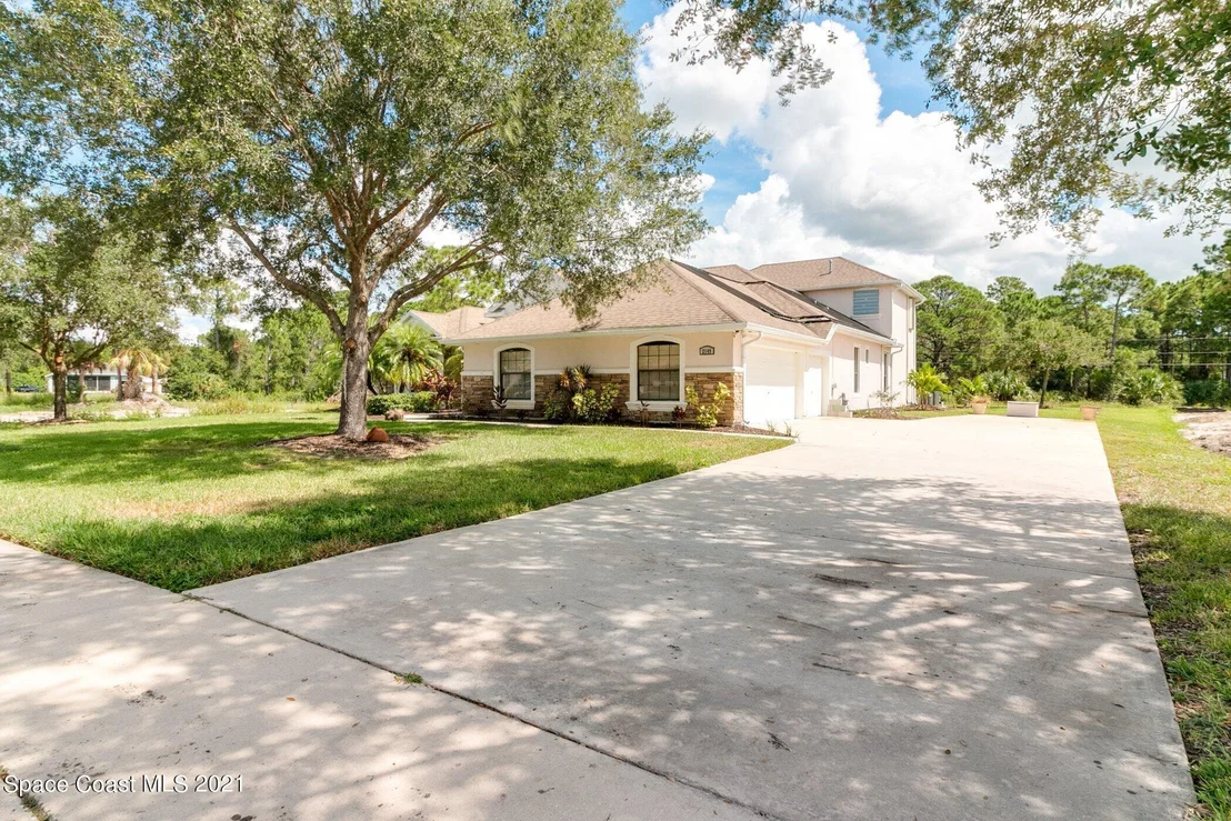 Photo of 2149 Windbrook Drive