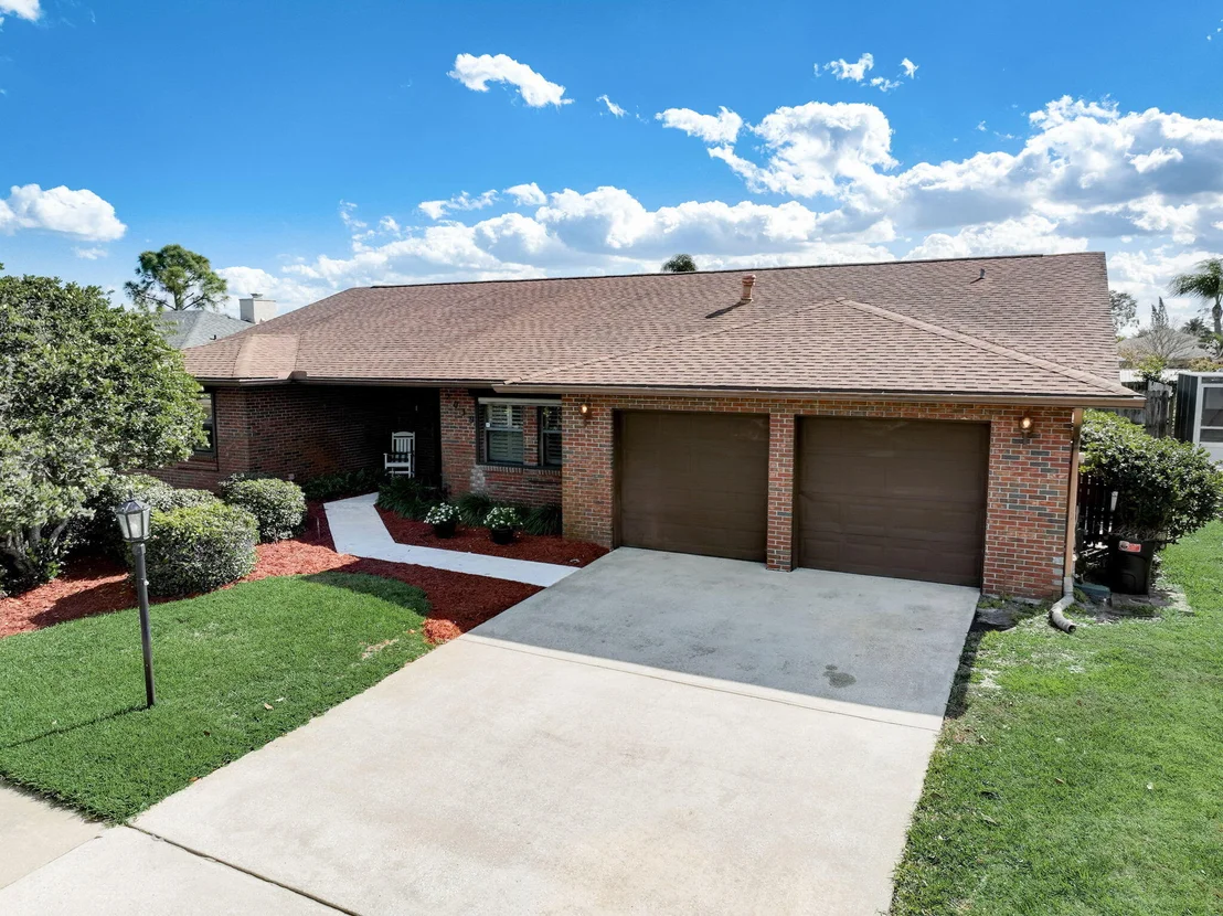 Photo of 2039 Bottlebrush Drive