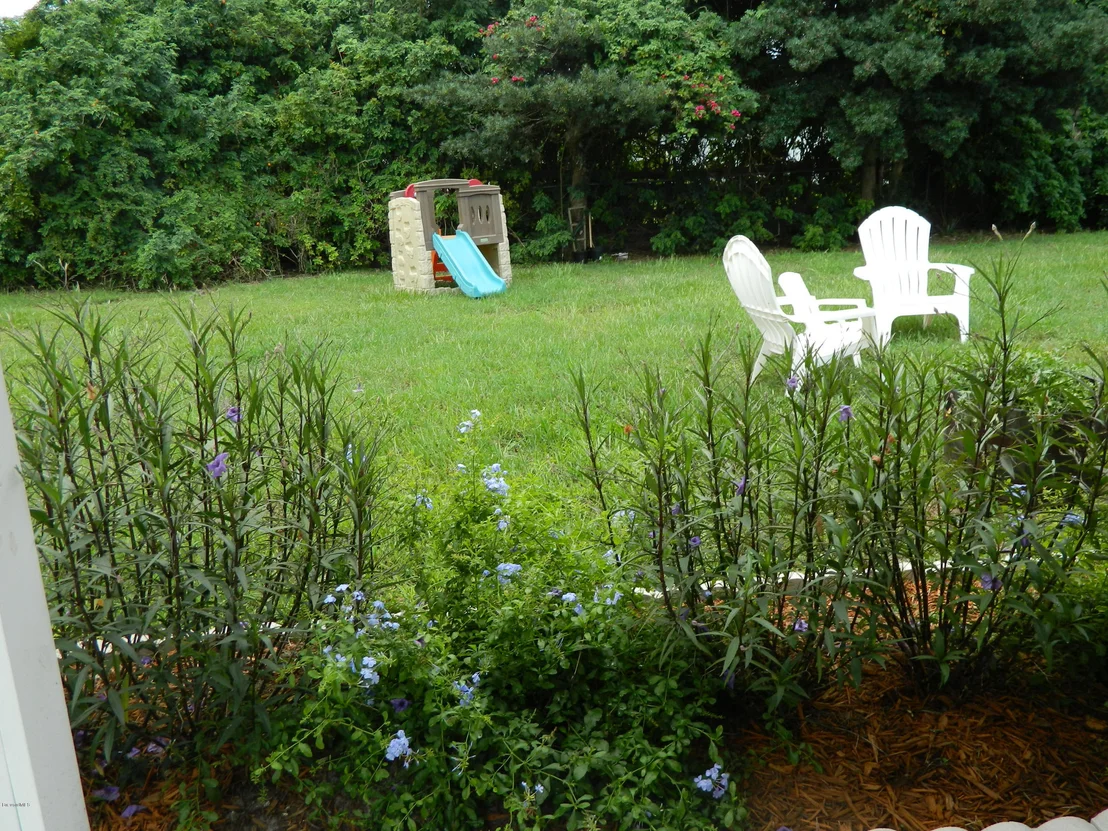 Photo of 1074 Tanglewood Lane