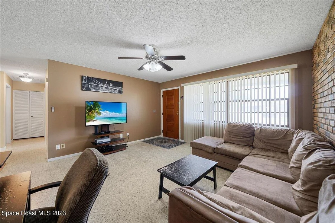 Photo of 533 Clarke Avenue