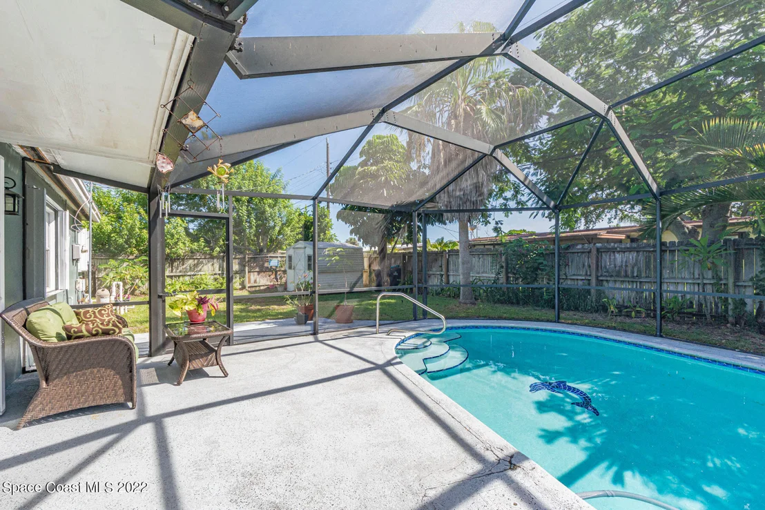 Photo of 931 Bianca Drive NE