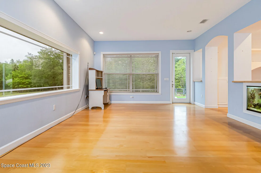 Photo of 2880 Grant Road