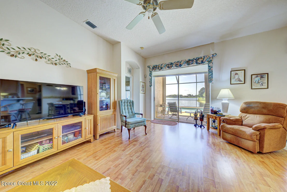 Photo of 5948 Newbury Circle