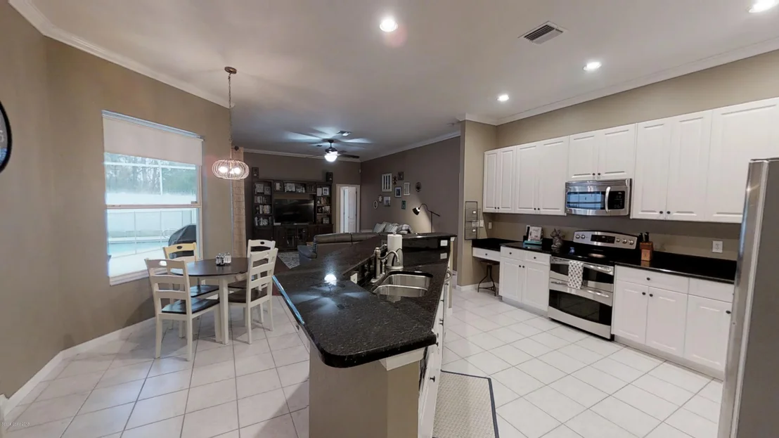 Photo of 975 Carriage Hill Road