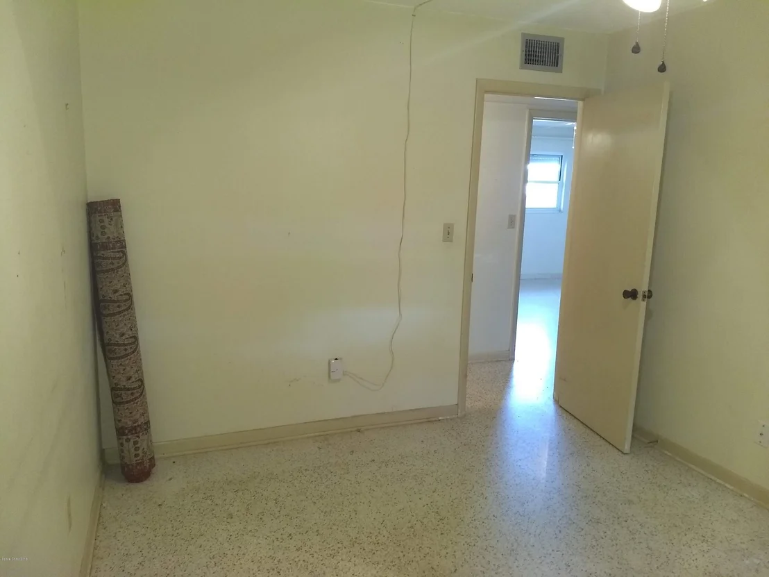 Photo of 800 Edwards Street NE