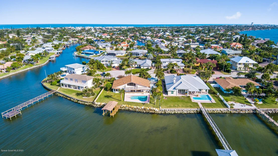 Photo of 447 Riverview Lane