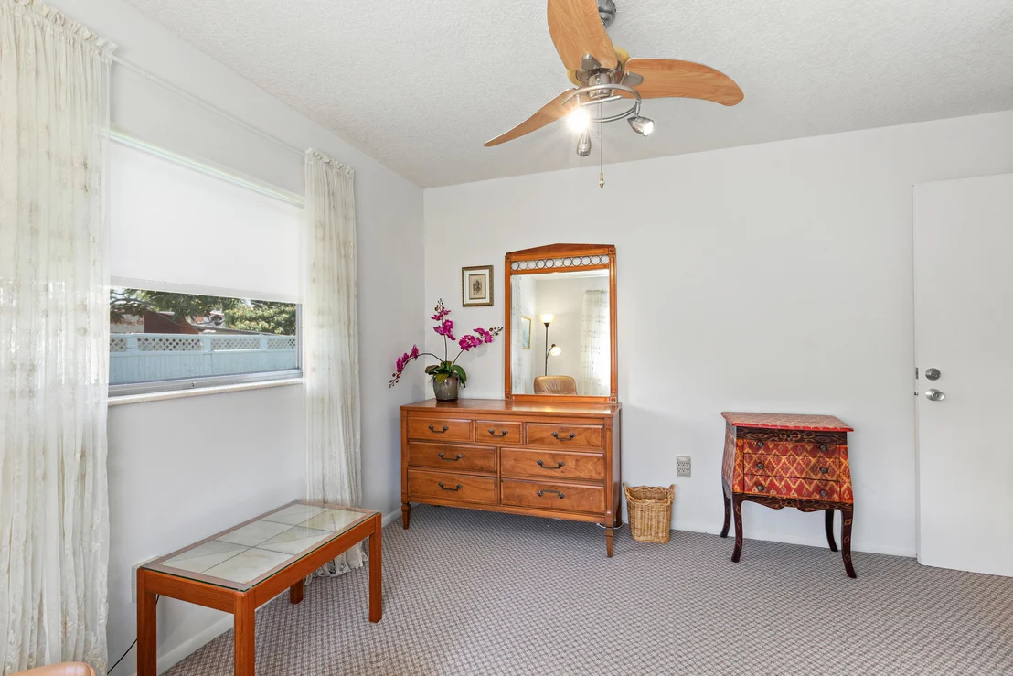 Photo of 584 Westminster Avenue