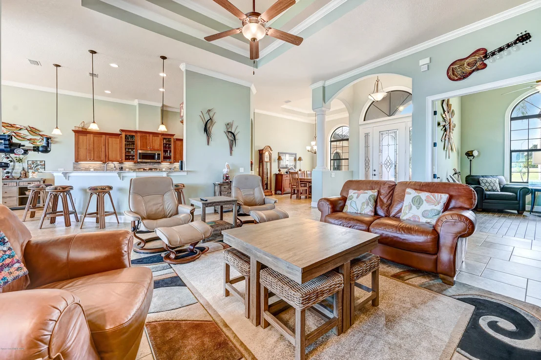 Photo of 3799 Riverside Drive