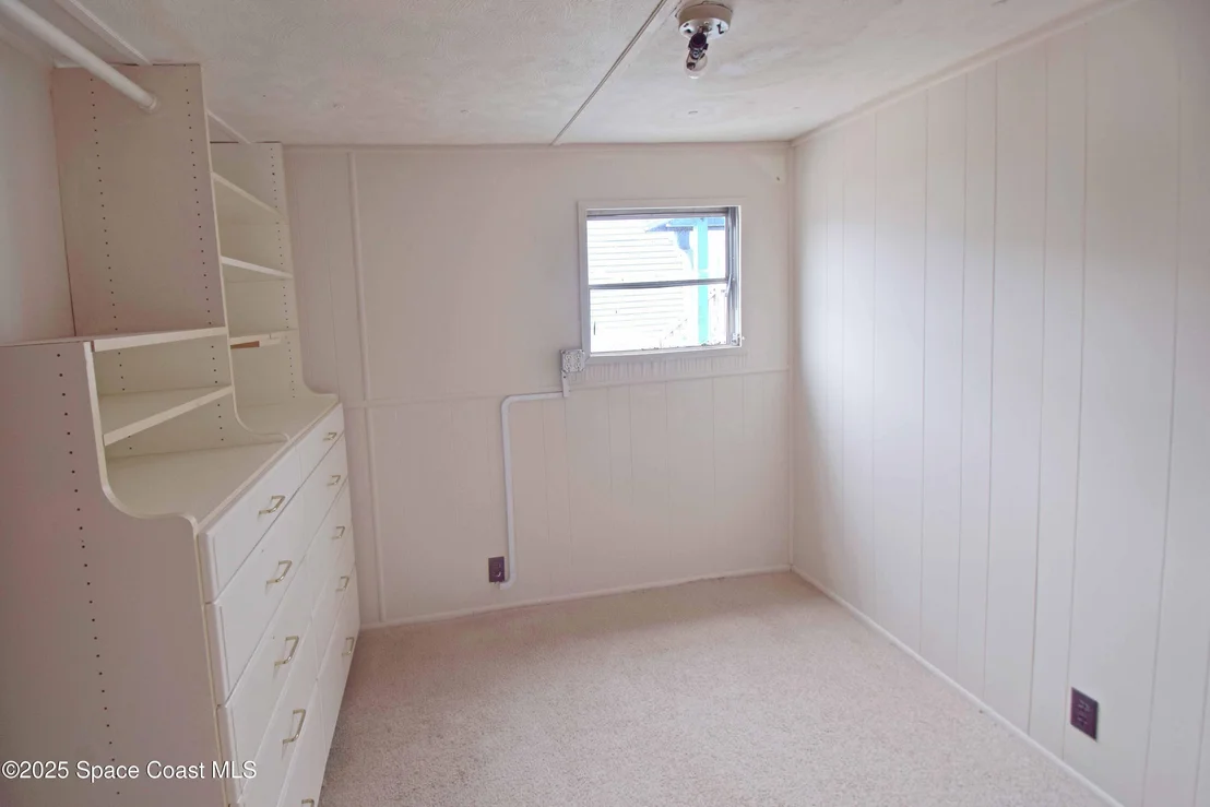 Photo of 2555 Haverhill Road NE