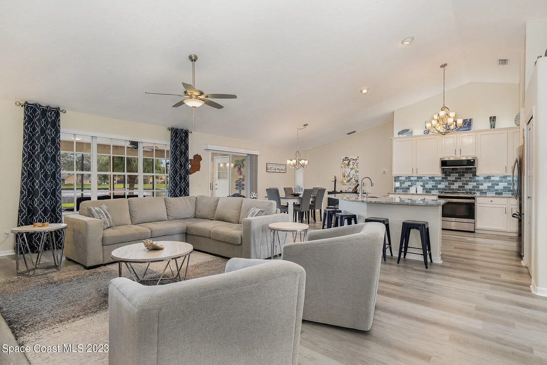 Photo of 321 Lake Victoria Circle