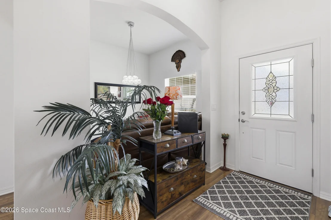 Photo of 1121 Morgan Circle NE