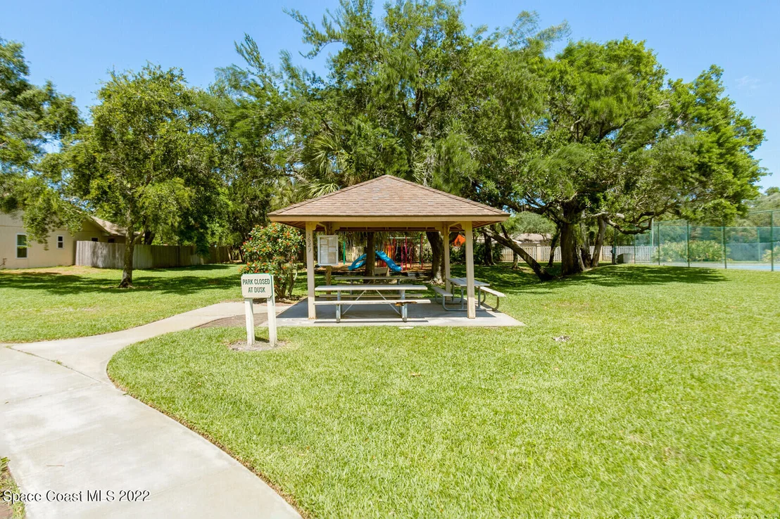 Photo of 925 Whisperoak Drive