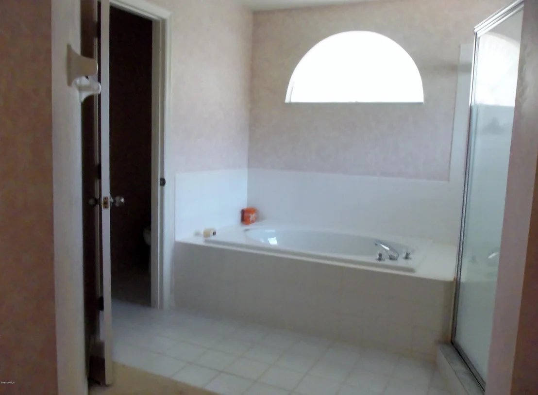 Photo of 927 Osprey Lane