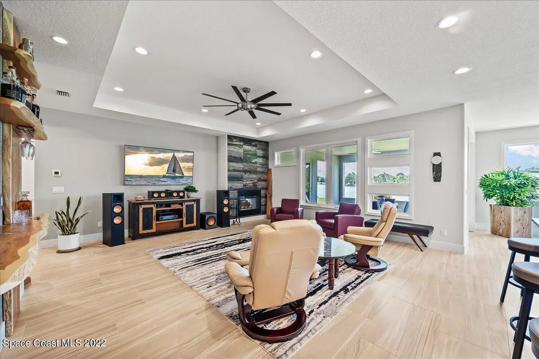 Photo of 1493 Weir Street