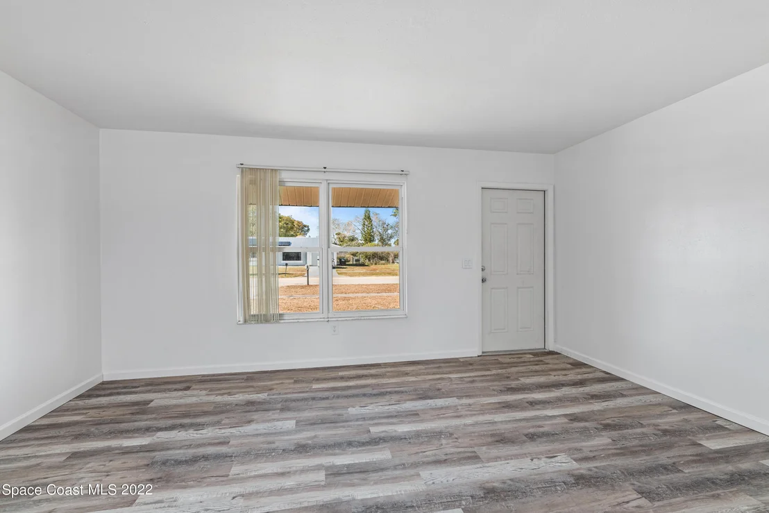 Photo of 1311 Mariposa Drive NE
