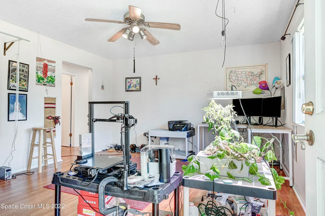 Photo of 4585 Robert Street