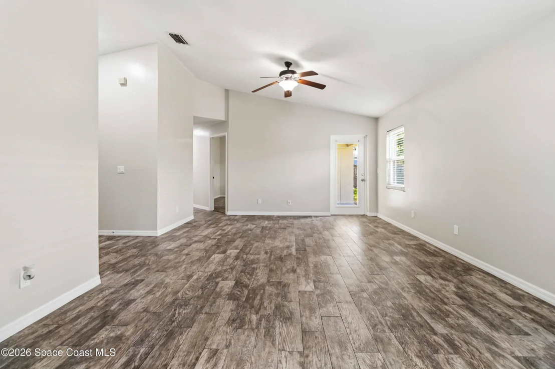 Photo of 1253 Goldenrod Circle NE
