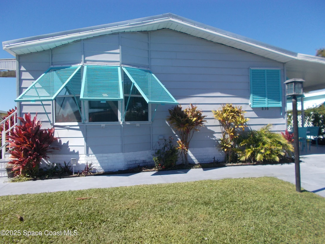 Photo of 836 Hyacinth Circle E