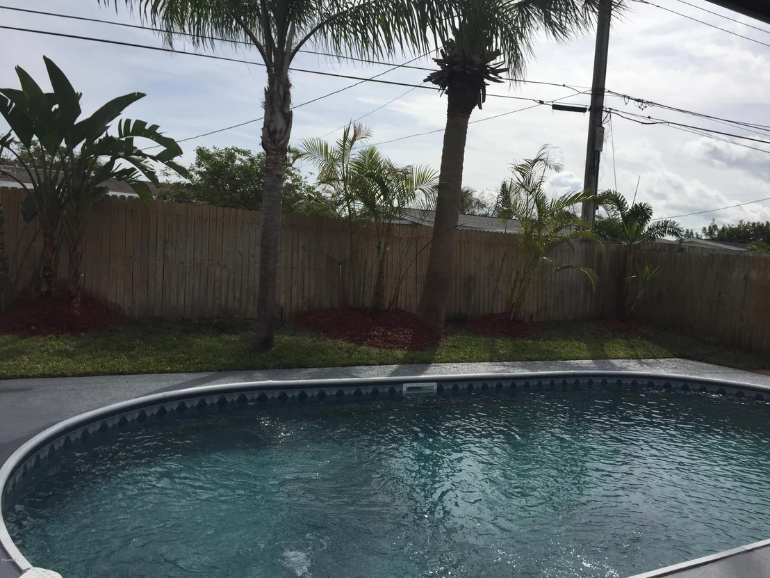 Photo of 1177 Bell Street
