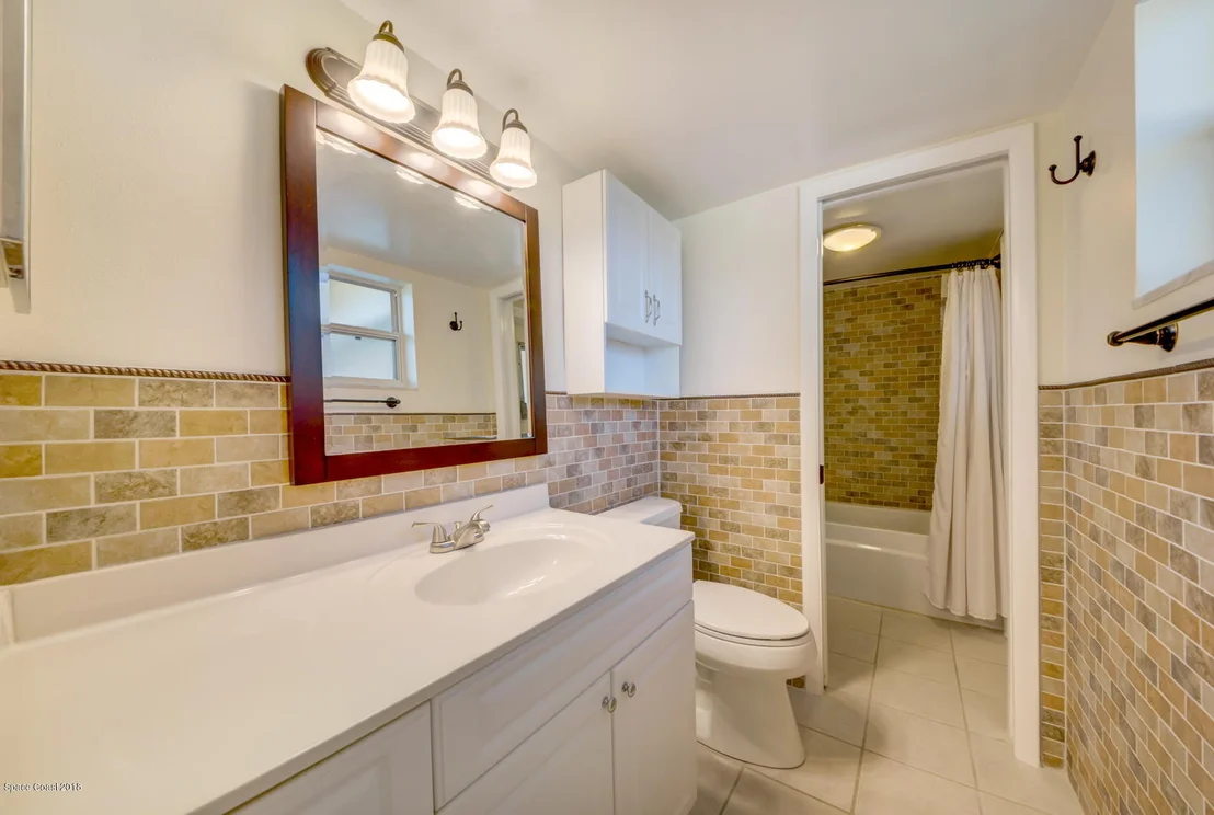 Photo of 433 Cardinal Drive