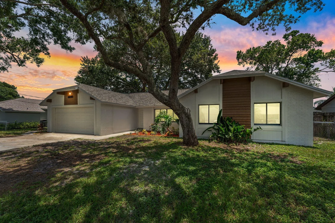 Photo of 4695 Robert Street
