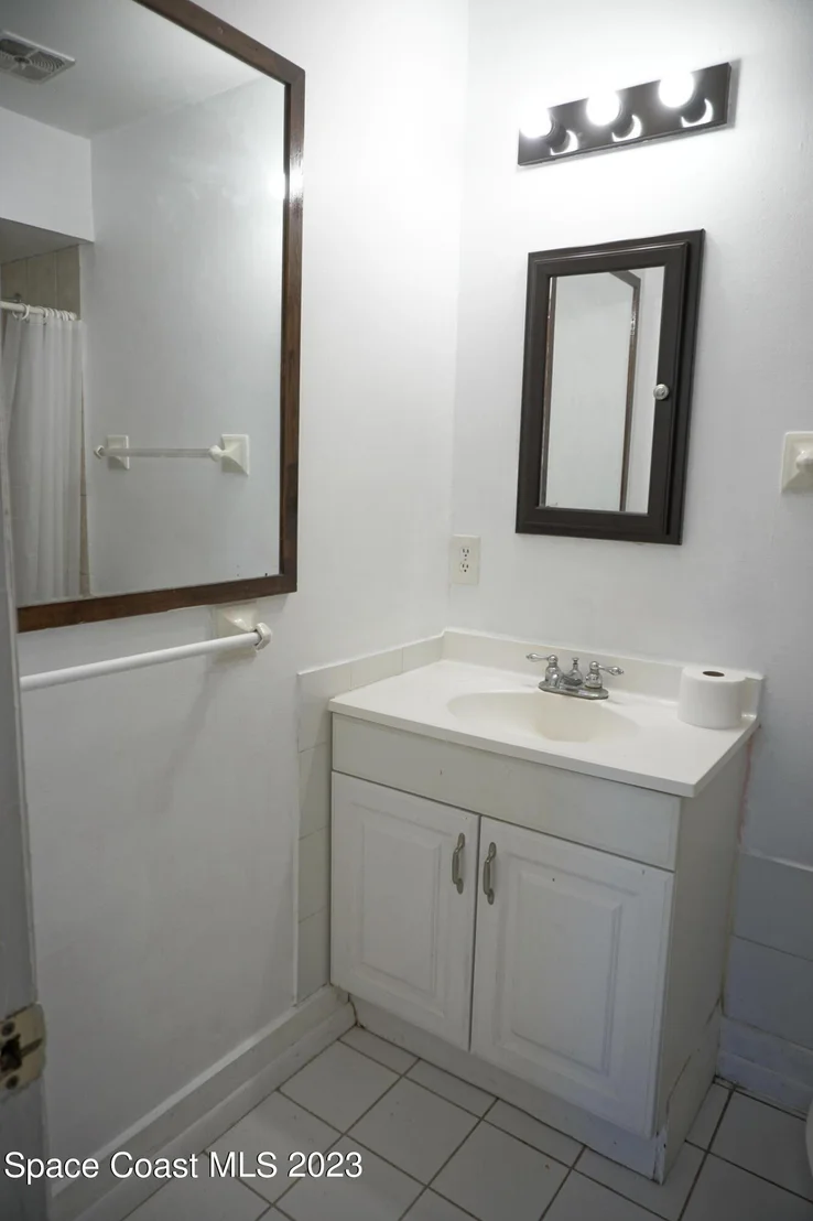 Photo of 748 Angle Street NE