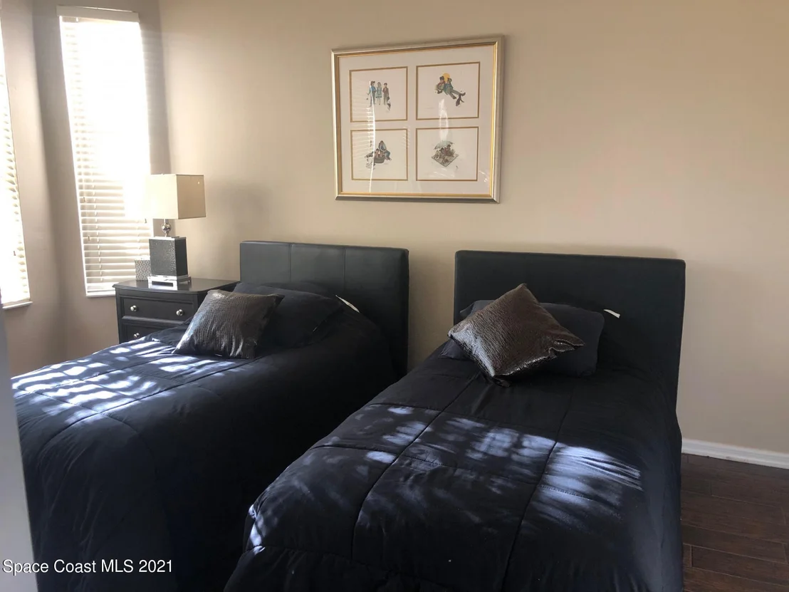 Photo of 4630 Portage Trail