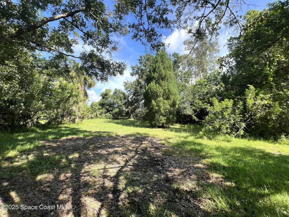 Photo of 1941 Michels Drive NE