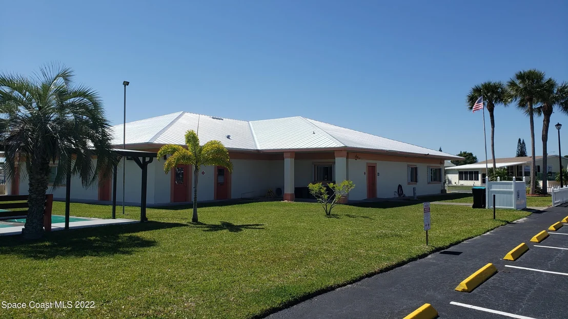 Photo of 2375 Coconut Palm Drive NE
