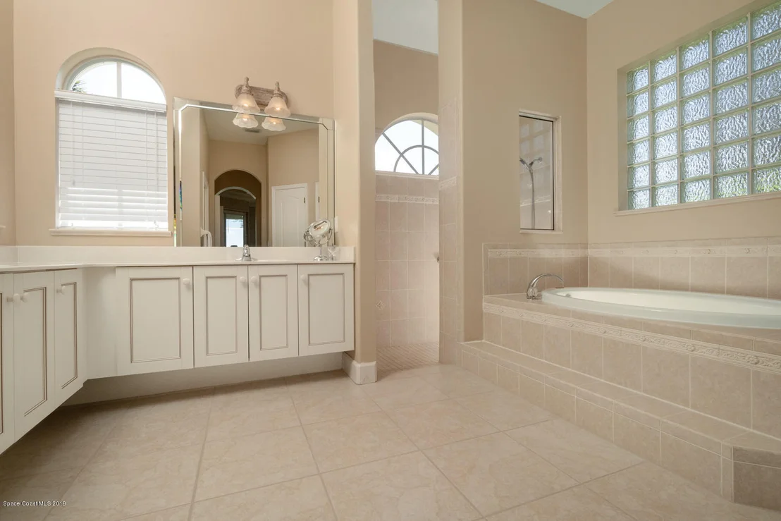 Photo of 1558 Auburn Lakes Drive
