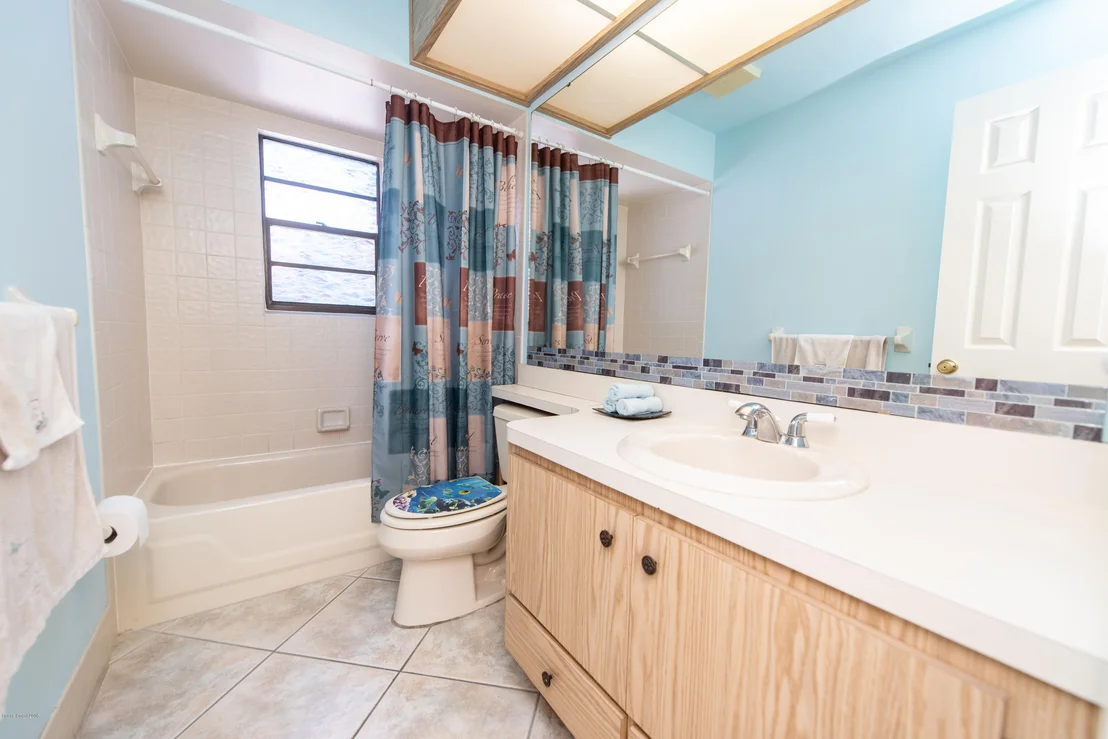 Photo of 1870 Oakwood Trail
