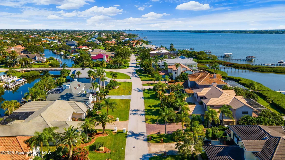 Photo of 484 Lanternback Island Drive