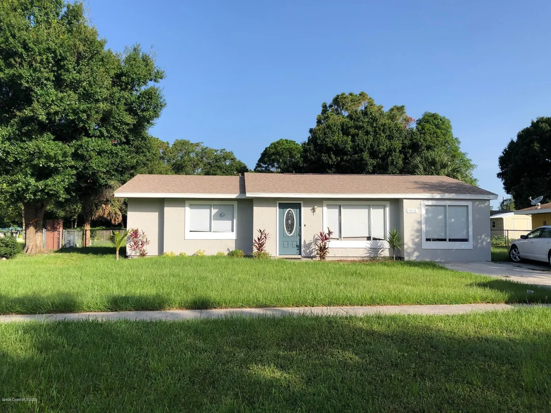 Photo of 1410 NE Mariposa Drive NE