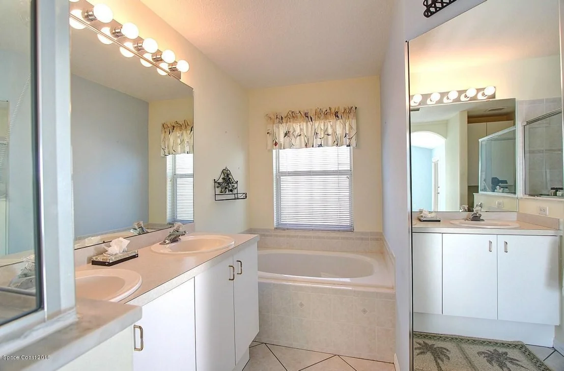 Photo of 2540 Addington Circle